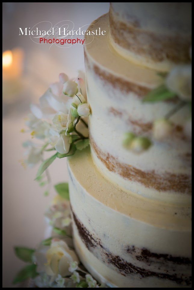 Details on semi nake wedding cake