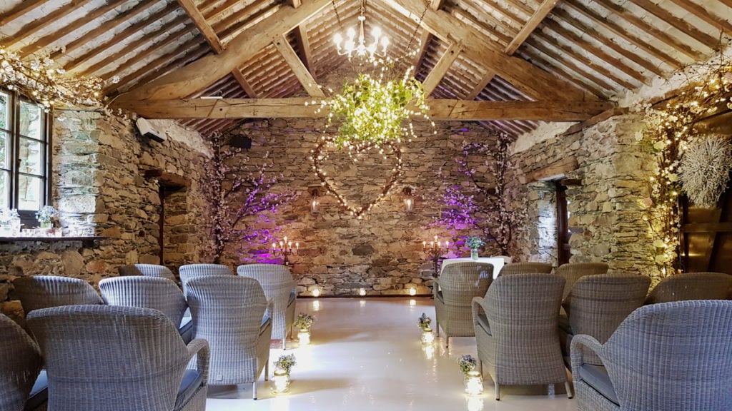 Photo of the luxurious wedding barn at Cote How